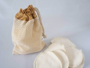 Lingettes démaquillantes lavables en "bambou". Pochon moutarde.