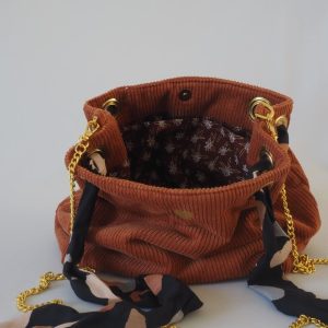 Intérieur du sac Velvet en velours côtelé cannelle