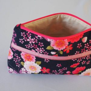 Trousse de toilette tissu japonais fleurs fuchsia - Intérieur