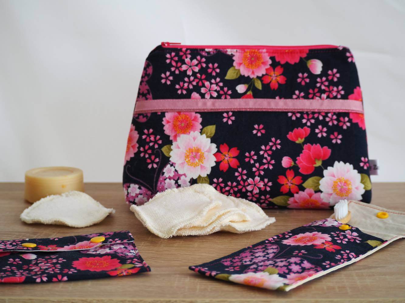 Trousse de toilette pour femme - Tissu japonais fleurs