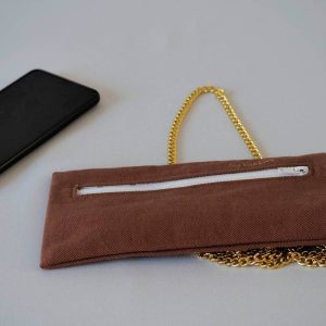 Sac téléphone Léonie avec chaine dorée et broderie coeur.