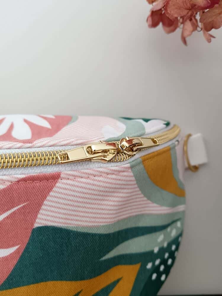 Sac banane "Tropique" Détail, fermeture éclair blanche