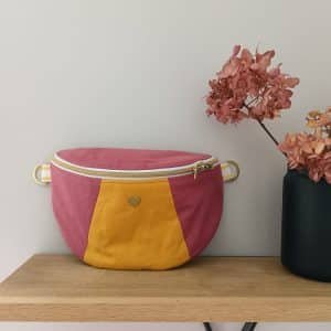 Sac banane "Les 90's "rose avec empiècement jaune