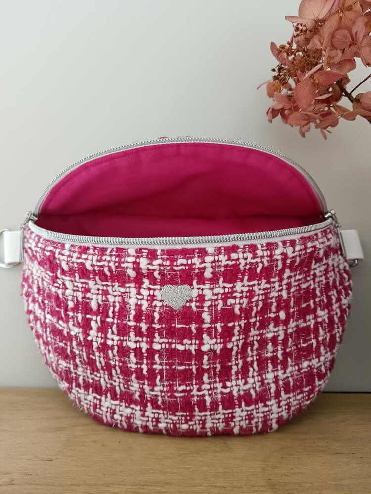 Sac banane "Les élégantes" en tweed fuschia Détail sur la doublure