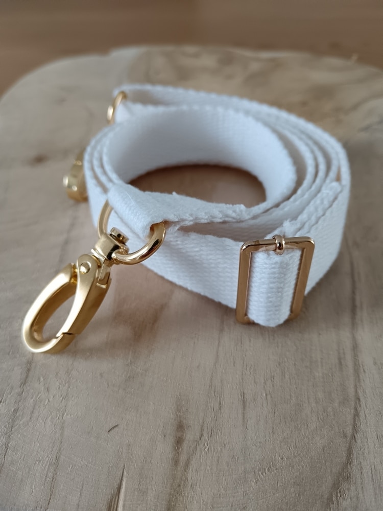 Bandoulières, sangles réglables 25mm. Couleur : blanc Bouclerie : dorée
