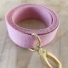 Bandoulières, sangles réglables 25mm. Couleur : vieux rose Bouclerie : dorée