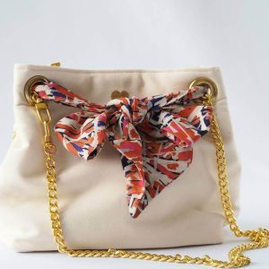 Sac seau écru avec lien foulard bleu orange