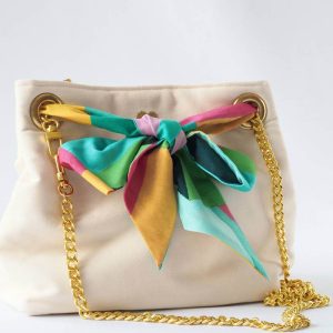 Sac seau écru avec lien foulard bleu vert rose jaune orangé