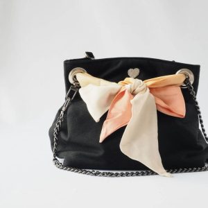 Sac seau noir avec lien foulard satiné dégradé écru orangé