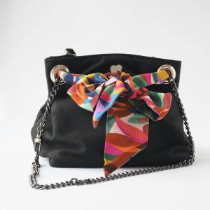 Sac seau noir avec lien foulard jaune, orange et bleu