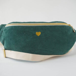 Sac banane Fanny, en velours côtelé vert thym (vert bleuté) et bouclerie dorée