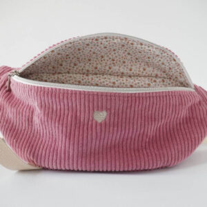 Sac banane Fanny, en velours côtelé vieux rose et bouclerie argentée