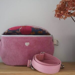 Sac banane, forme demi-lune en velours côtelé avec sa bandoulière