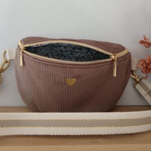 Sac banane demi lune en velours couleur caribou, marron glacé
